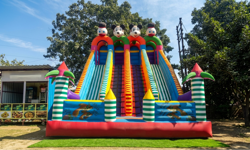 giant bouncy castle 